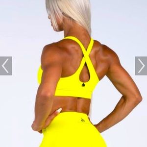 Neonude scrunch bum shorts and bra